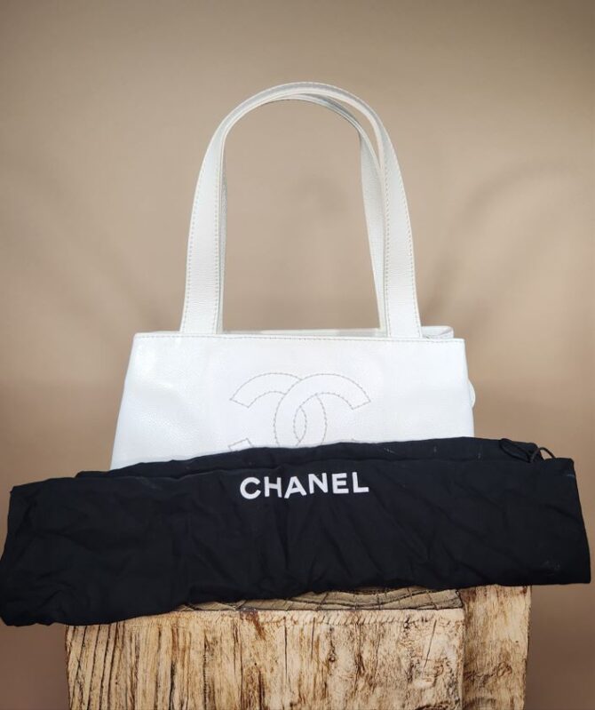 Chanel CC Caviar Shoulder Bag - Image 2